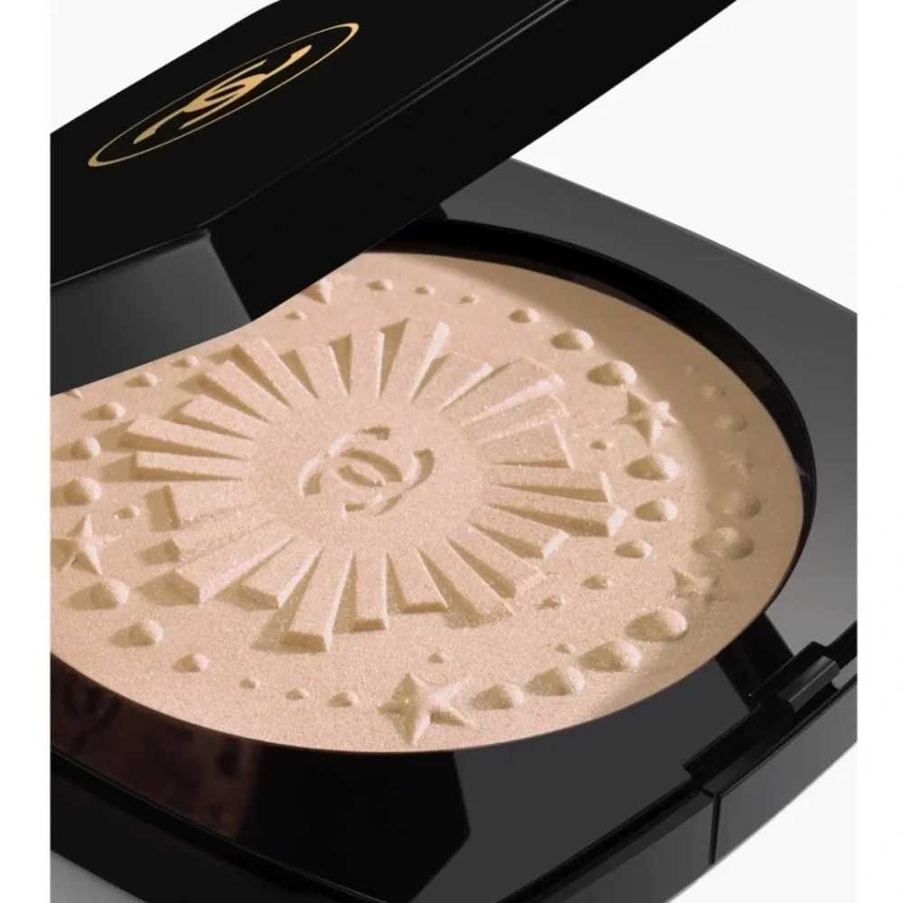 CHANEL Diamond Dust Oversize Illuminating Powder - LIMITED EDITION- Holiday 2024 - Picture 1 of 4